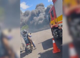 Incêndio próximo à Avenida Margarita provoca lentidão e chama atenção de motoristas