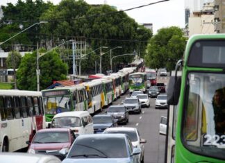 TRT determina operação com 80% da frota e ônibus voltam às ruas em Manaus nesta terça-feira