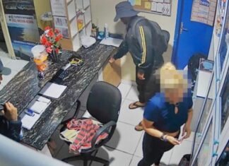 Câmeras flagram assalto a hotel no Centro de Manaus; criminosos fogem com mercadorias