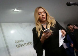 Erika Hilton não admite EUA emitir seu passaporte como homem