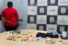 Mulher é flagrada com drogas, dinheiro em moedas estrangeiras e óleo ungido em Manaus