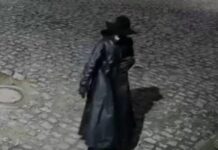 Após viralizar vestido de “lobisomem”, homem é localizado pela polícia e acaba na delegacia
