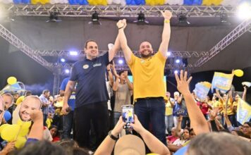 Roberto Cidade participa de ato que confirma Fausto Júnior na disputa à reeleição para deputado federal