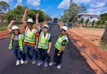 Roberto Cidade acompanha o andamento das obras de pavimentação em Autazes