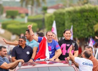 Em Presidente Figueiredo, Roberto Cidade mobiliza apoiadores durante megacarreata