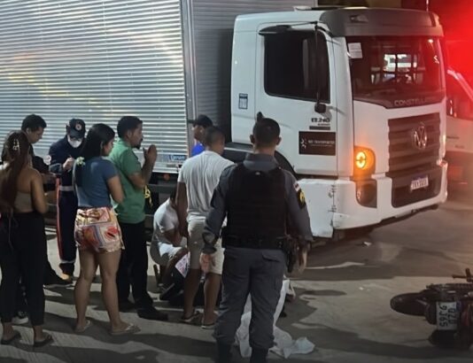 Jovem de 17 anos m0rre após motocicleta ser arrastada por caminhão durante manobra em Manaus