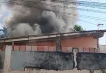 Fogo toma conta de casa de idosos na zona leste de Manaus