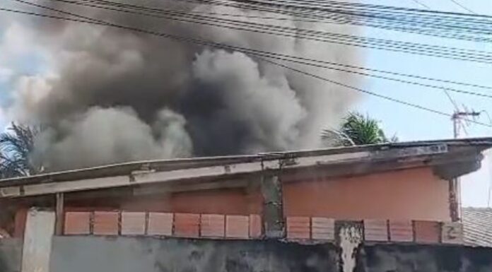 Fogo toma conta de casa de idosos na zona leste de Manaus