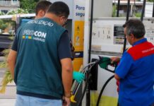 Gasolina cai R$ 0,70 em Manaus, mas consumidores ironizam: “Mudou minha vida”