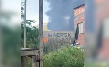 Incêndio assusta moradores e deixa céu coberto de fumaça neste domingo na zona leste de Manaus