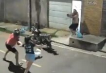 Mulher reage a criminoso durante assalto e policial intervém na ação