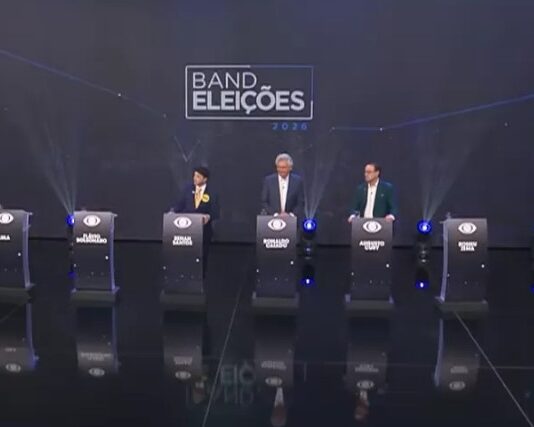 Ausência de Lula domina primeiro debate presidencial e provoca ataques de adversários