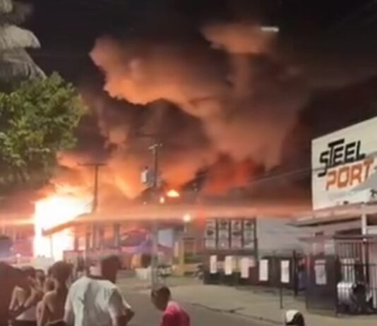 Loja destruída pelas chamas em Manaus havia sido inaugurada em maio deste ano
