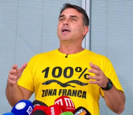 Equipe de Flávio Bolsonaro cita Milei e modelo econômico pode prejudicar Zona Franca