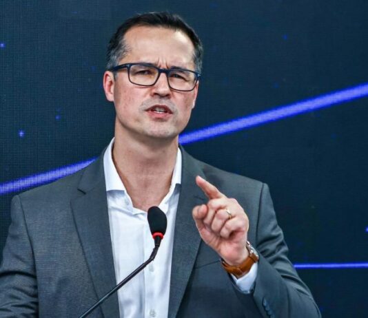Deltan Dallagnol fica impedido de fazer campanha ao Senado por decisão liminar do TSE