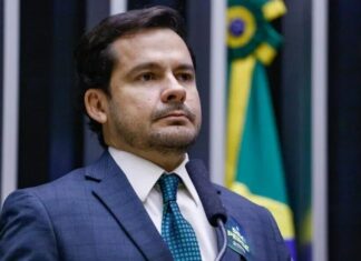 “Querem evitar o julgamento antes das eleições”, reage Capitão Alberto Neto após pedido de vista no STF