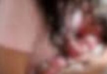 Menina de 11 anos dá à luz sozinha em banheiro de casa; polícia investiga estupr0
