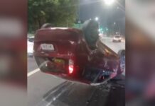 Carro capota próximo ao Millennium Shopping, na zona centro-sul de Manaus