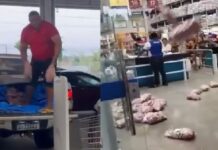 Cliente causa confusão ao devolver vários pacotes de linguiça e denunciar alimentos impróprios
