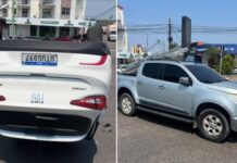 Carro de aplicativo capota e fica destruído após bater em S10 no Parque 10 em Manaus