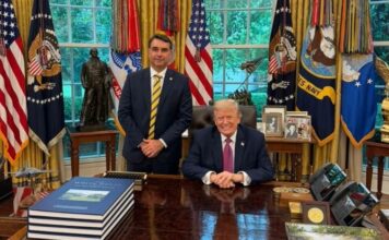 Trump afirma que Flávio Bolsonaro teve “grande vitória” no primeiro turno