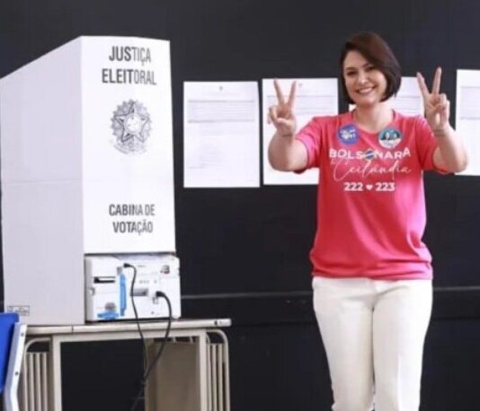 Michelle Bolsonaro vence disputa e é eleita senadora pelo Distrito Federal