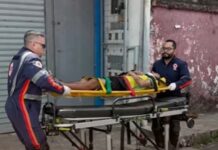 Homem é esfaquead0 pela esposa com facã0 e pede socorro em frente ao 18º DIP em Manaus